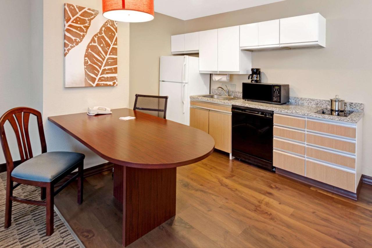 Mainstay Suites Detroit פרמינגטון הילס מראה חיצוני תמונה