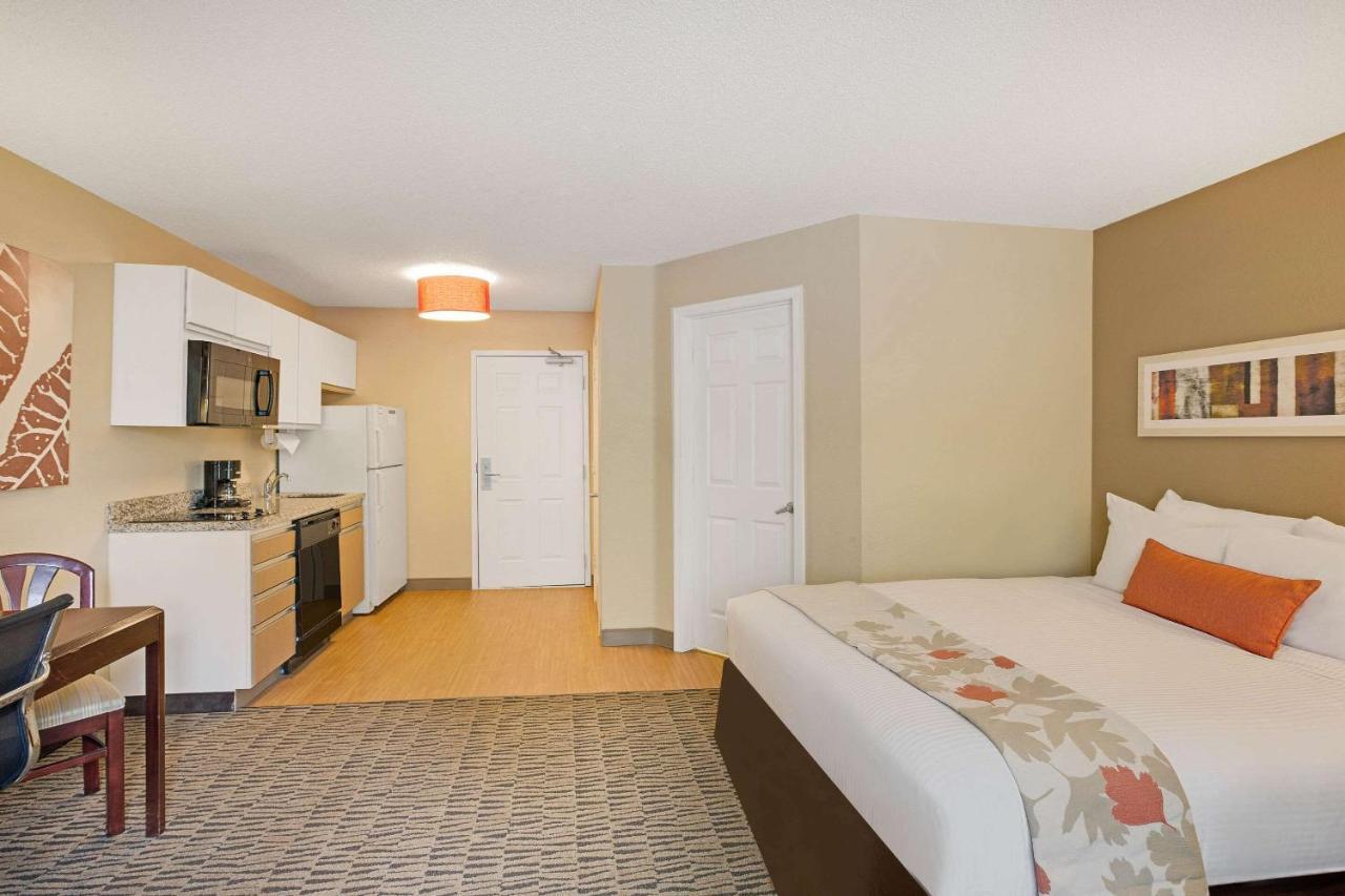 Mainstay Suites Detroit פרמינגטון הילס מראה חיצוני תמונה