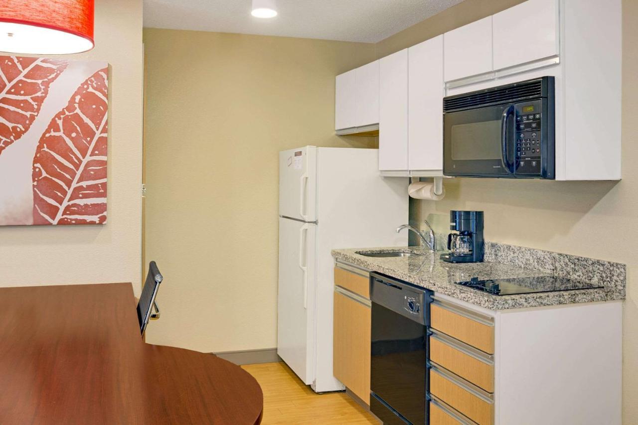 Mainstay Suites Detroit פרמינגטון הילס מראה חיצוני תמונה