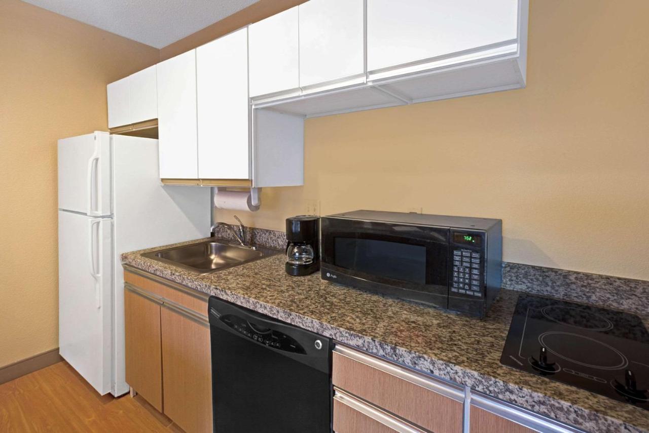 Mainstay Suites Detroit פרמינגטון הילס מראה חיצוני תמונה