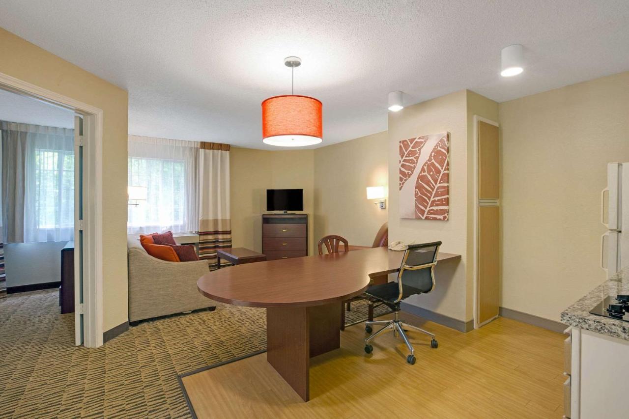 Mainstay Suites Detroit פרמינגטון הילס מראה חיצוני תמונה