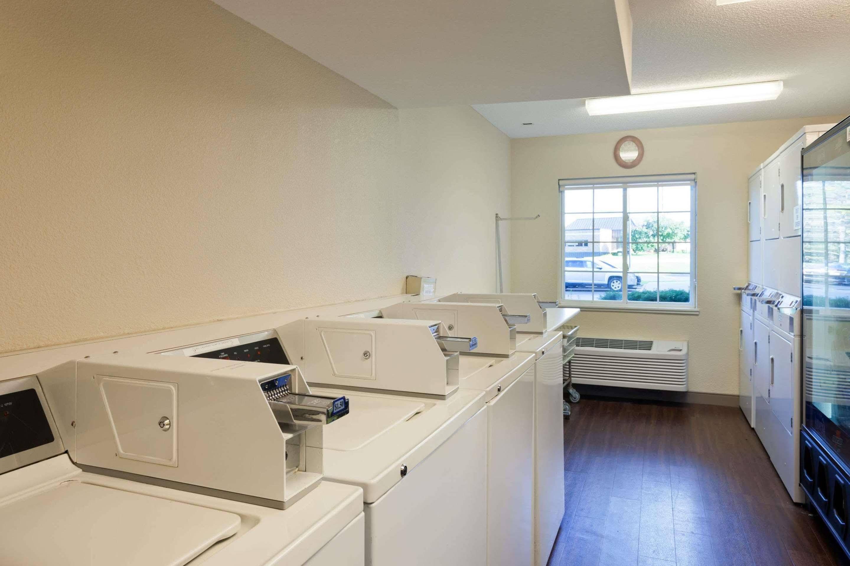 Mainstay Suites Detroit פרמינגטון הילס מראה חיצוני תמונה