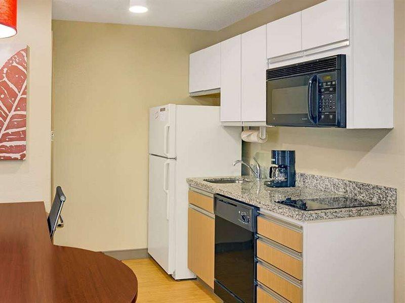 Mainstay Suites Detroit פרמינגטון הילס מראה חיצוני תמונה