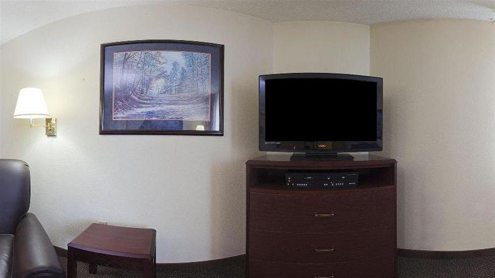 Mainstay Suites Detroit פרמינגטון הילס מראה חיצוני תמונה